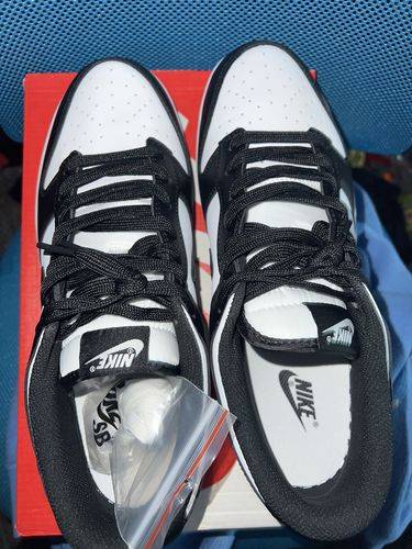  Dunk Low ‘Panda Black White’ photo review