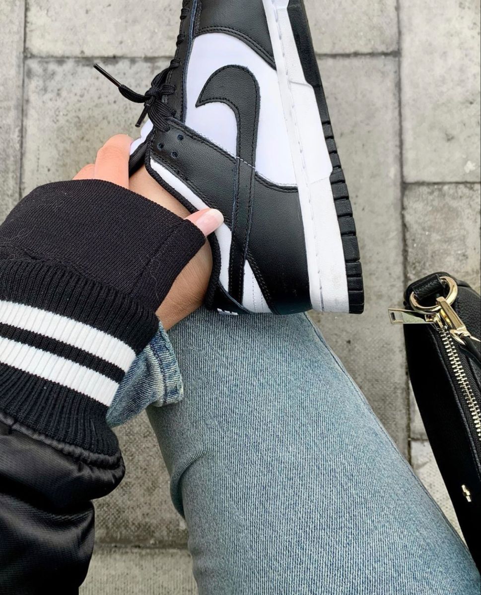  Dunk Low ‘Panda Black White’ photo review