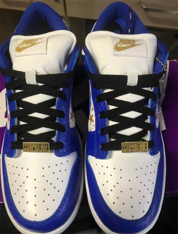 x Supreme SB Dunk Low OG QS ‘Hyper Royal’ photo review