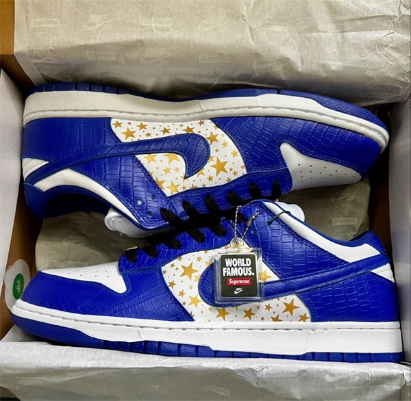  x Supreme SB Dunk Low OG QS ‘Hyper Royal’ photo review
