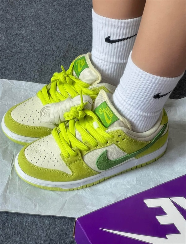  SB Dunk Low Pro ‘Fruity Pack – Green Apple’ photo review
