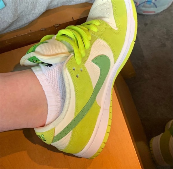  SB Dunk Low Pro ‘Fruity Pack – Green Apple’ photo review