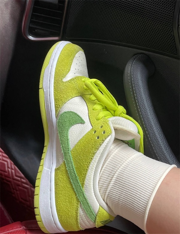  SB Dunk Low Pro ‘Fruity Pack – Green Apple’ photo review