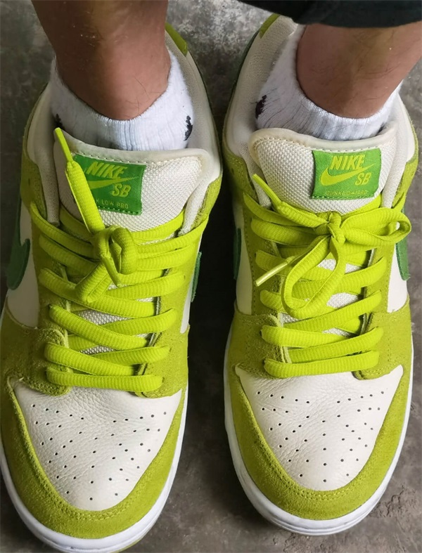  SB Dunk Low Pro ‘Fruity Pack – Green Apple’ photo review