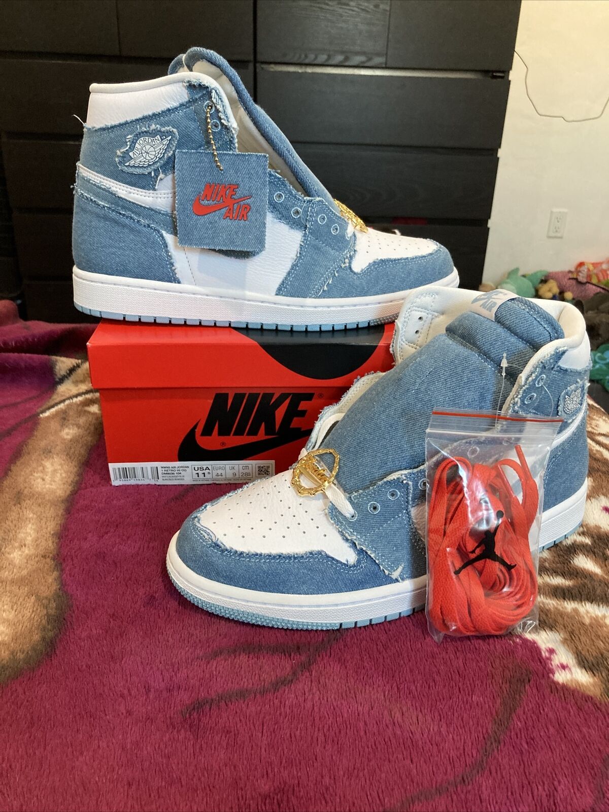 Air Jordan 1 Retro High OG ‘Denim’ photo review