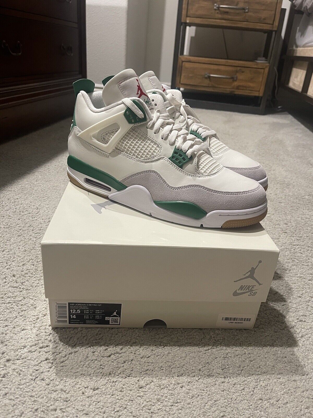 Air Jordan 4 Retro SB ‘Pine Green’ photo review