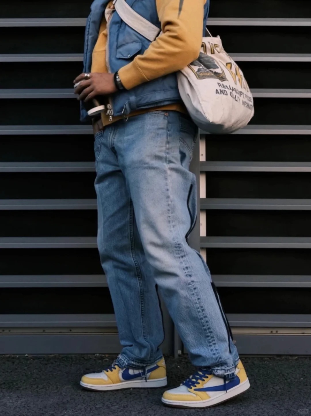 Air Jordan 1 Retro Low OG SP x Travis Scott ‘Canary’ photo review