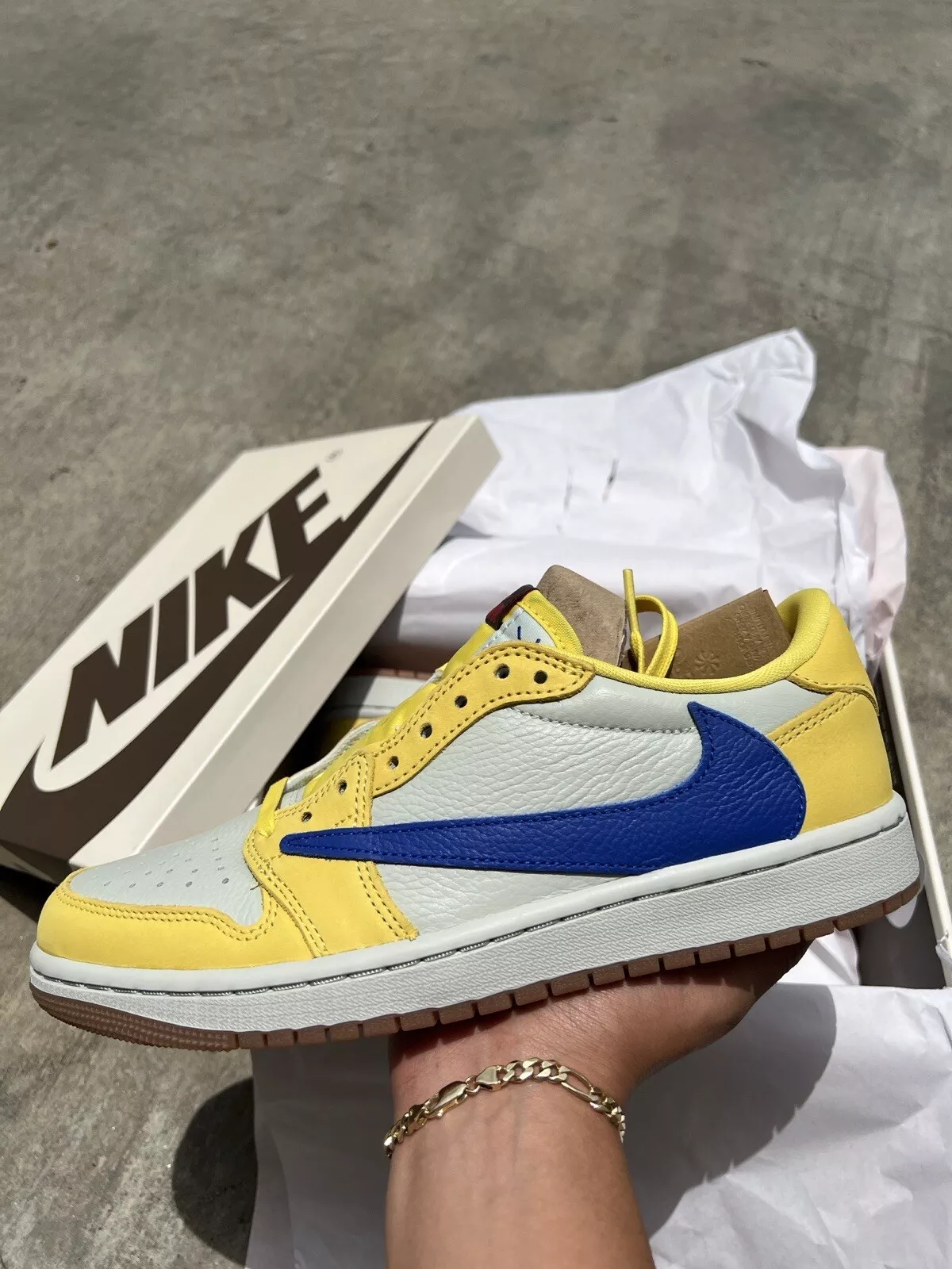 Air Jordan 1 Retro Low OG SP x Travis Scott ‘Canary’ photo review