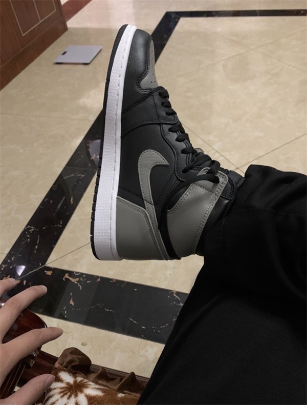 Air Jordan 1 Retro OG High ‘Satin Shadow’ photo review
