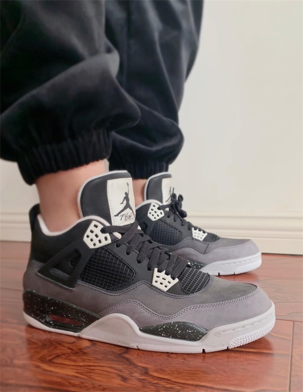 Air Jordan 4 Retro ‘Fear’ photo review