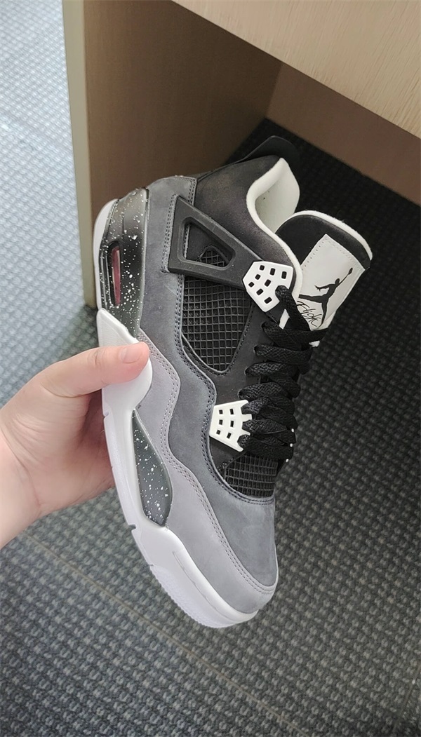 Air Jordan 4 Retro ‘Fear’ photo review