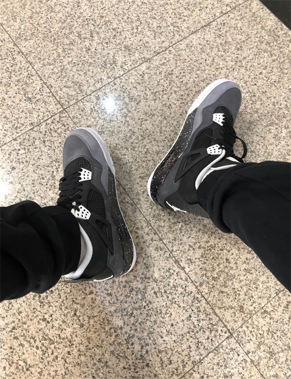 Air Jordan 4 Retro ‘Fear’ photo review