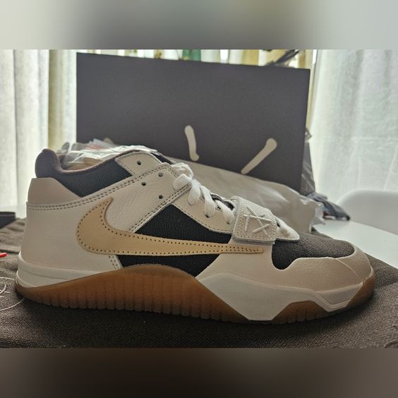 Air Jordan Jumpman Jack TR x Travis Scott ‘Sail’ photo review